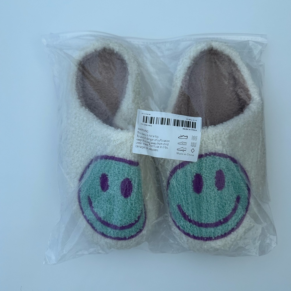 Smiley Face Plush Slippers, size 7.5-8 - Picture 2 of 5
